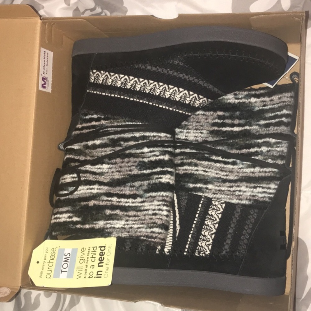 TOMS Black Suede Nepal Boot!!!!!